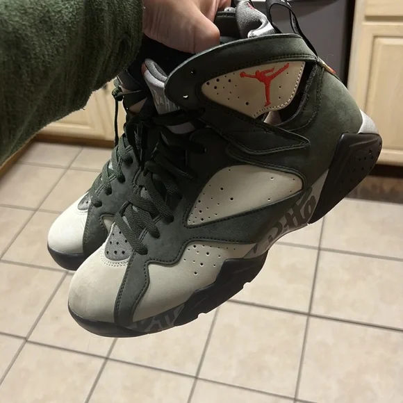 Jordan x Patta 7s - Picture 3 of 5